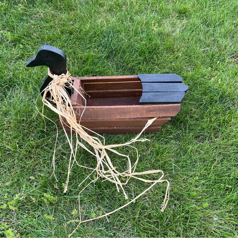 VTG Large Wood Duck Planter